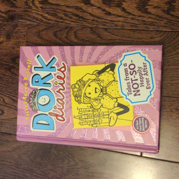 Dork diaries: Tales from a NOT-SO-Happily Ever After - Picture 1 of 3
